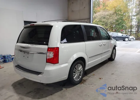 2015 Chrysler Town & Country Touring-L z USA, uszkodzony, nr VIN 2C4RC1CG9FR619949